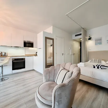Royal Lux Seaview By Guys Νίκαια